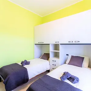 Hostly - Art & Color Midtown - 3br 2ba Rome